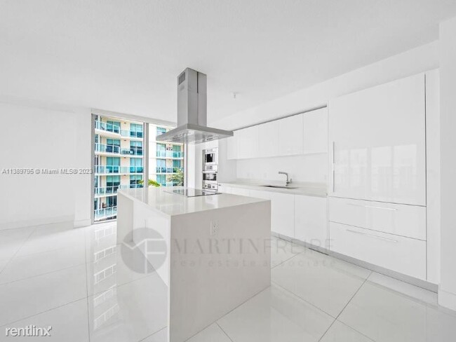 Foto del edificio - 3 br, 3.5 bath Condo - 300 Sunny Isles Blv...