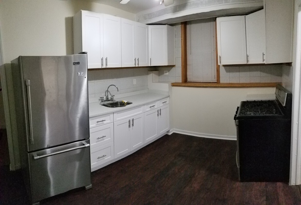 Primary Photo - 975 Sacket Ave
