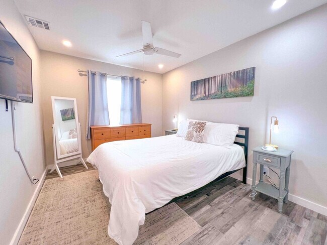 Foto del edificio - 1120 Morgan Ave