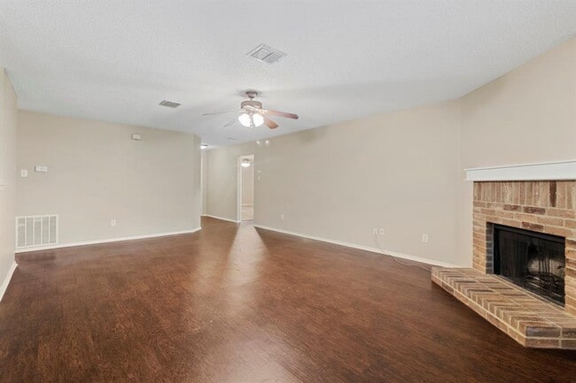 Building Photo - 2807 Gold Hill Dr