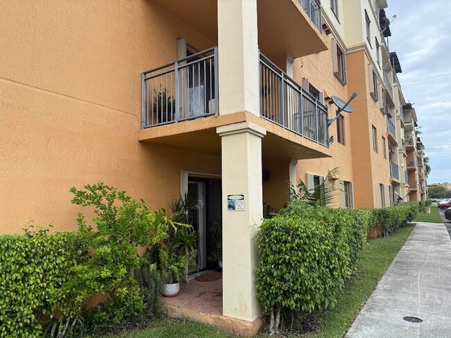 Back - 9340 Fontainebleau Blvd