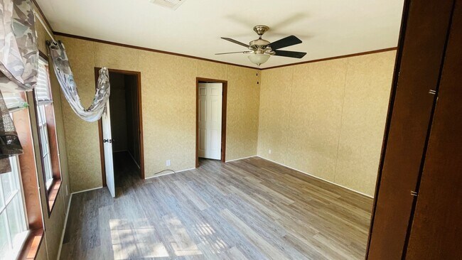 Building Photo - 14354 Devall Rd