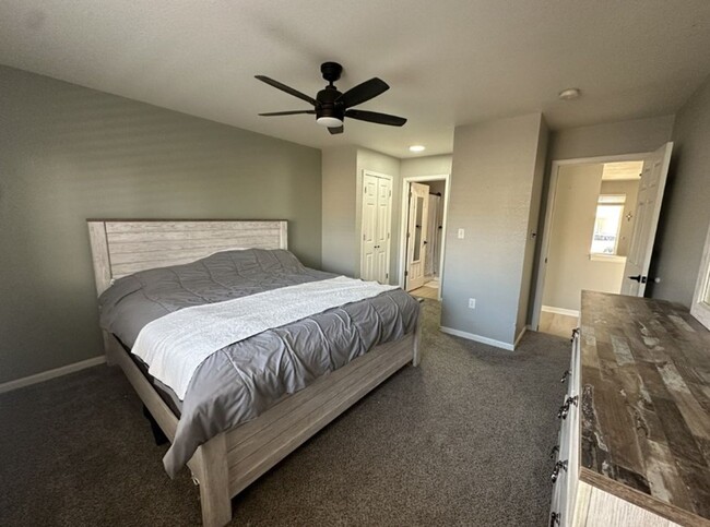 Building Photo - Beautiful Town Home + Deck & Patio + Easy ...