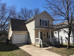 Building Photo - 12400 Auburndale Ave