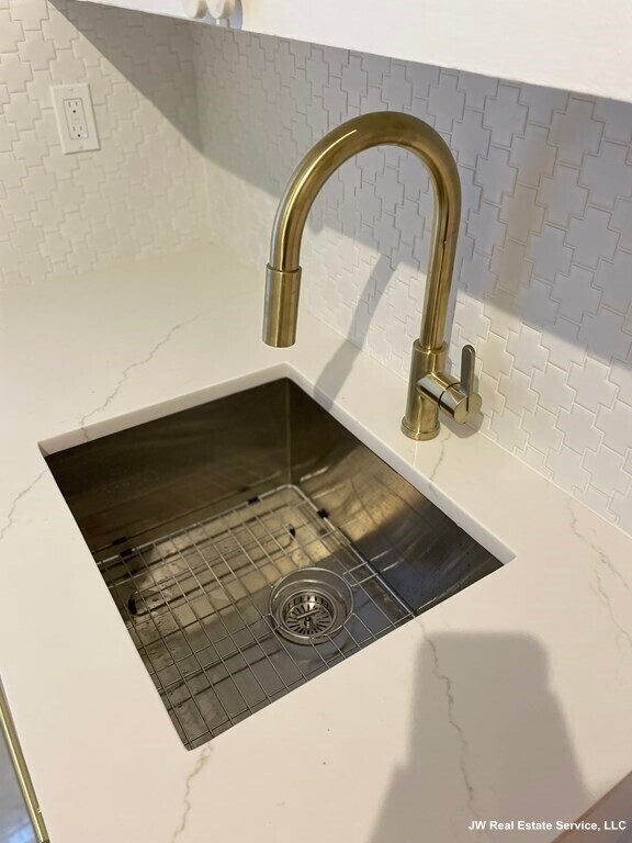 Foto del edificio - 1697-1699 Cambridge St. Unit 19