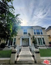 Building Photo - 137 Crescent Dr