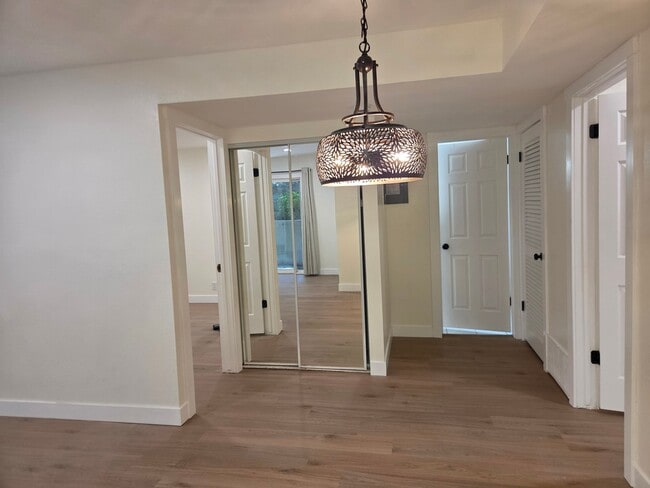 Building Photo - 1281 Shadow Ridge Dr