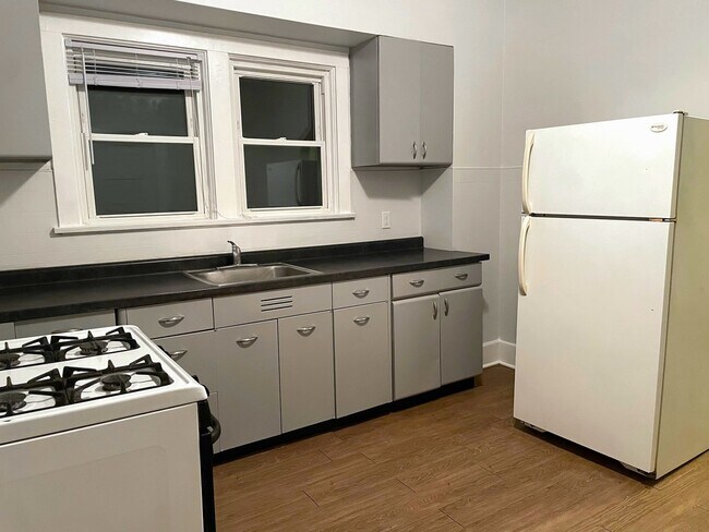 Foto del edificio - 2338 Prairie St