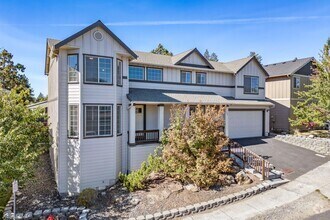 Building Photo - 135 NE Telima Ln