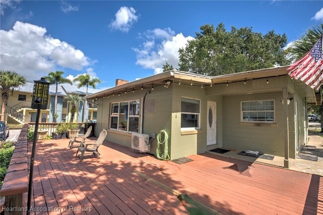 Foto del edificio - 2175 Lakeview Dr