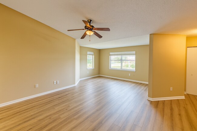 Foto del edificio - 12750 Equestrian Cir