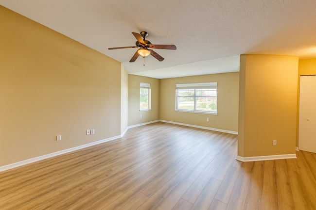 Photo - 12750 Equestrian Cir House