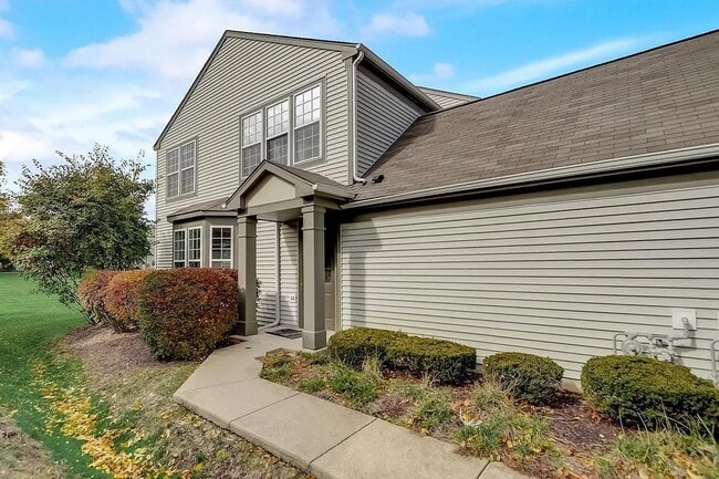 Building Photo - 3333 Bromley Ln