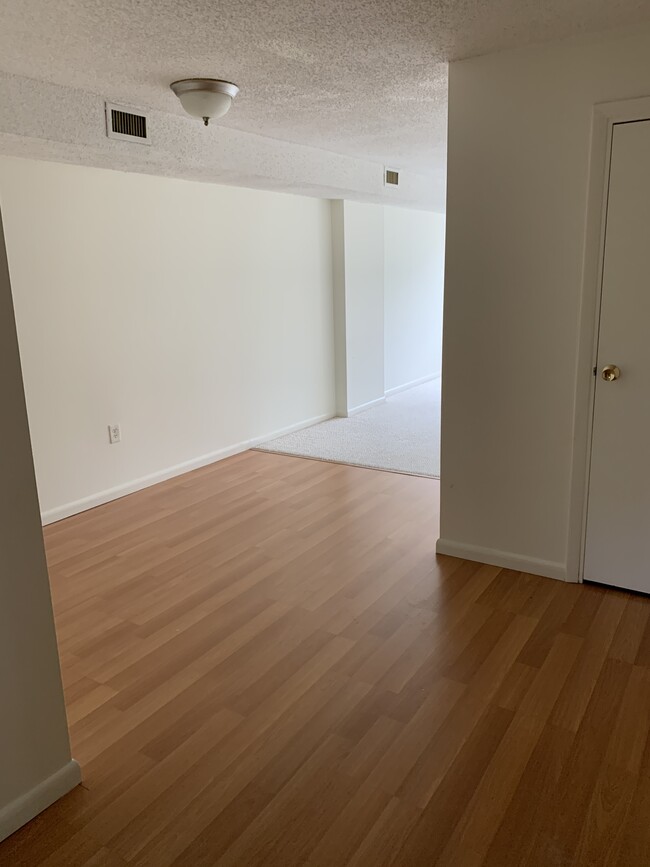 Dining Area - 228 Canal Park Dr