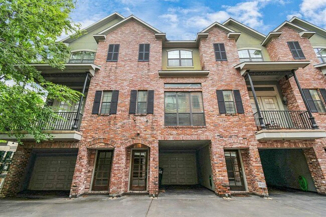 Foto del edificio - 2346 Camden Dr