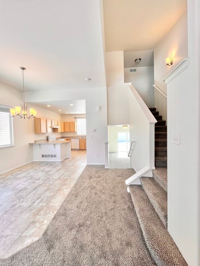 Building Photo - Spacious 3 Bedroom, 2.5 Bathroom Just South of Loveland