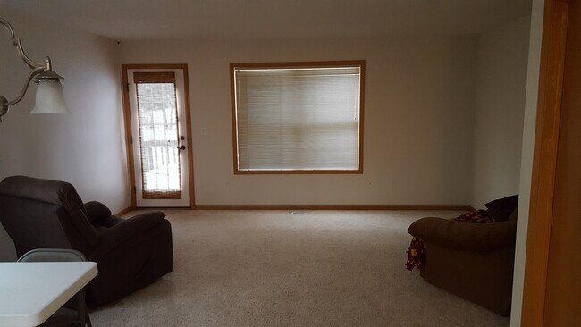 Foto del edificio - 3037 Venice Ln NW