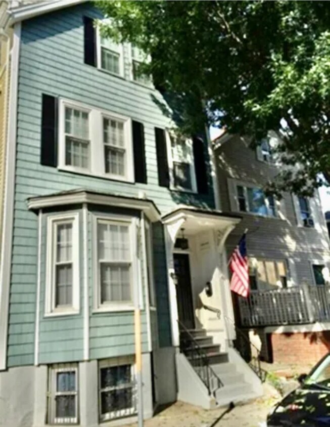 Primary Photo - 337 W 3rd St