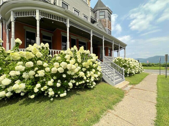 Foto del edificio - 2 Courtney Ave