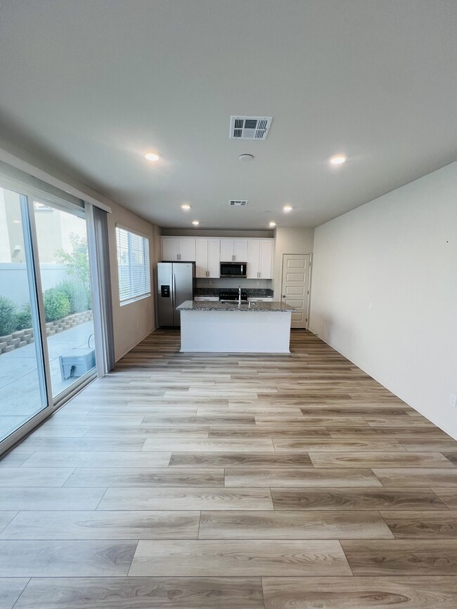 Foto del edificio - 40383 Birchfield Dr