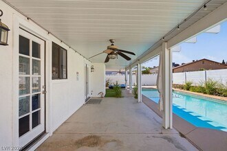 Building Photo - 4561 Paseo El Rio Dr