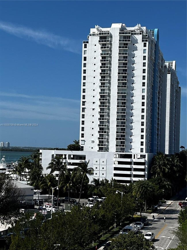 Foto del edificio - 1701 Sunset Harbour Dr