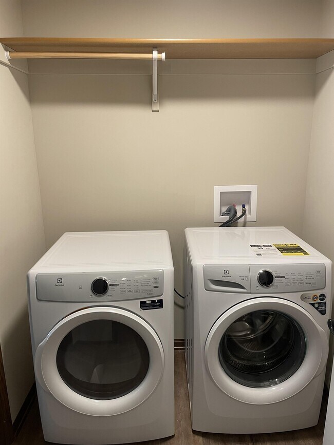 Foto del edificio - 1400 Cedar Cv Rd