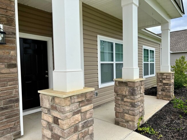 Building Photo - STUNNING HOME IN ELGIN'S WALNUT GROVE