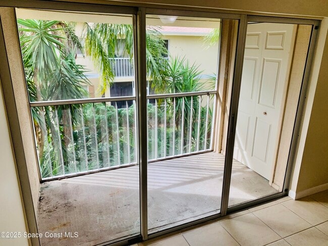 Foto del edificio - 1648 Sunny Brook Ln