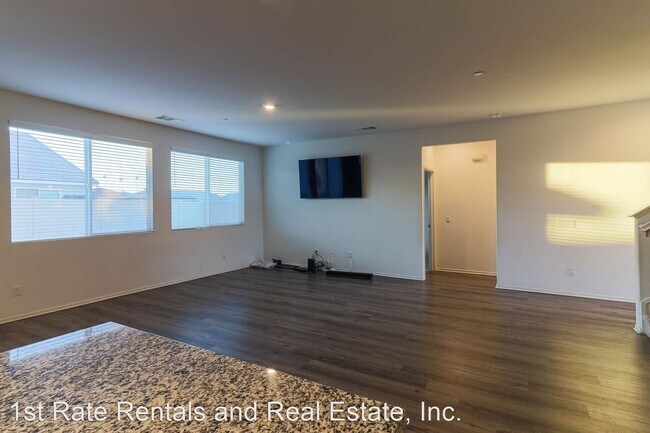 Foto del edificio - 4 br, 3 bath House - 991 Donner St