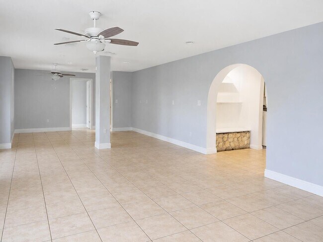 Foto del edificio - 1223 W 27th St