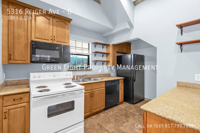 Foto del edificio - 5316 Reiger Ave