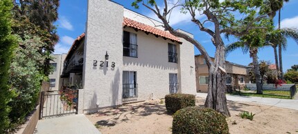 Building Photo - 2213 Voorhees Ave