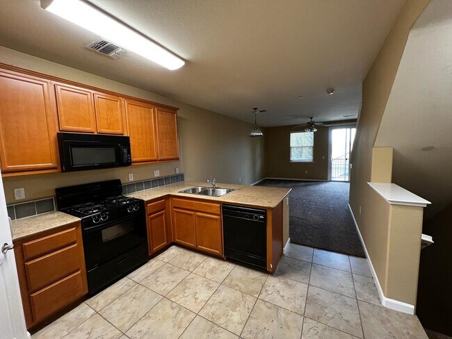 Building Photo - 50 Regency Park Cir