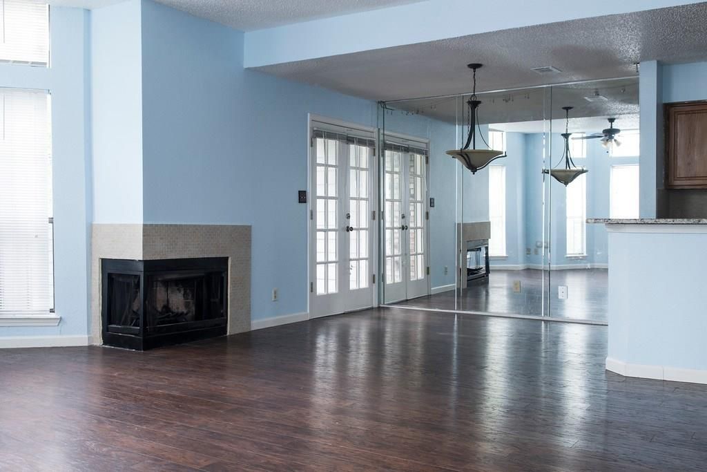 Foto principal - 3404 Country Club Dr W
