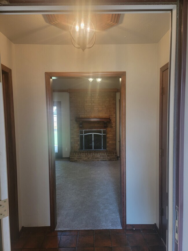 Foto del edificio - 813 Waterview Rd