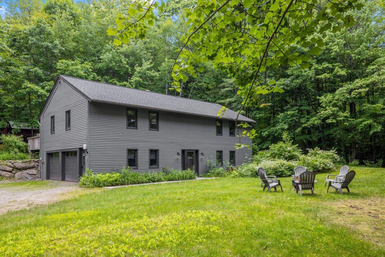 9 Hilltop Dr, Sunapee, NH 03782 House Rental in Sunapee, NH