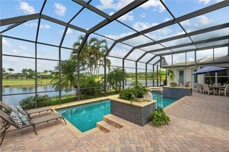 Building Photo - 4924 Sedgewood Ln