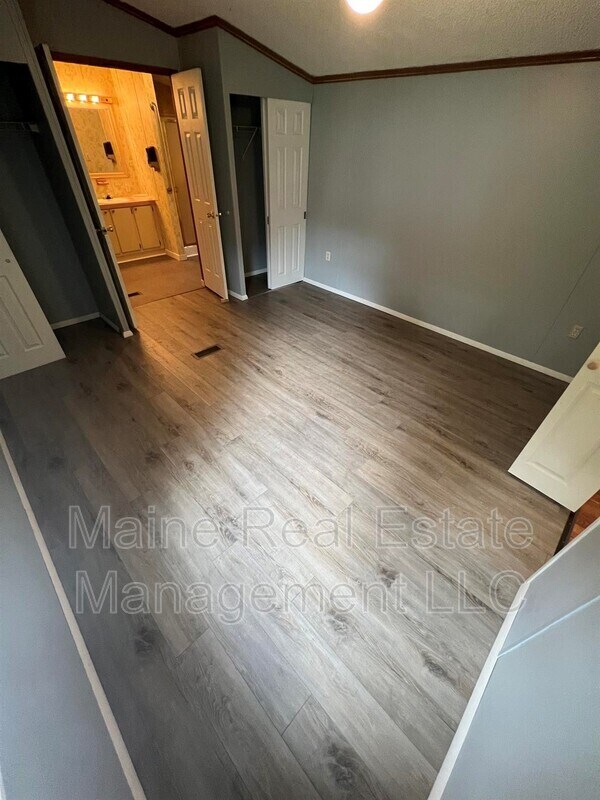 Building Photo - 11 Sweet Fern Dr