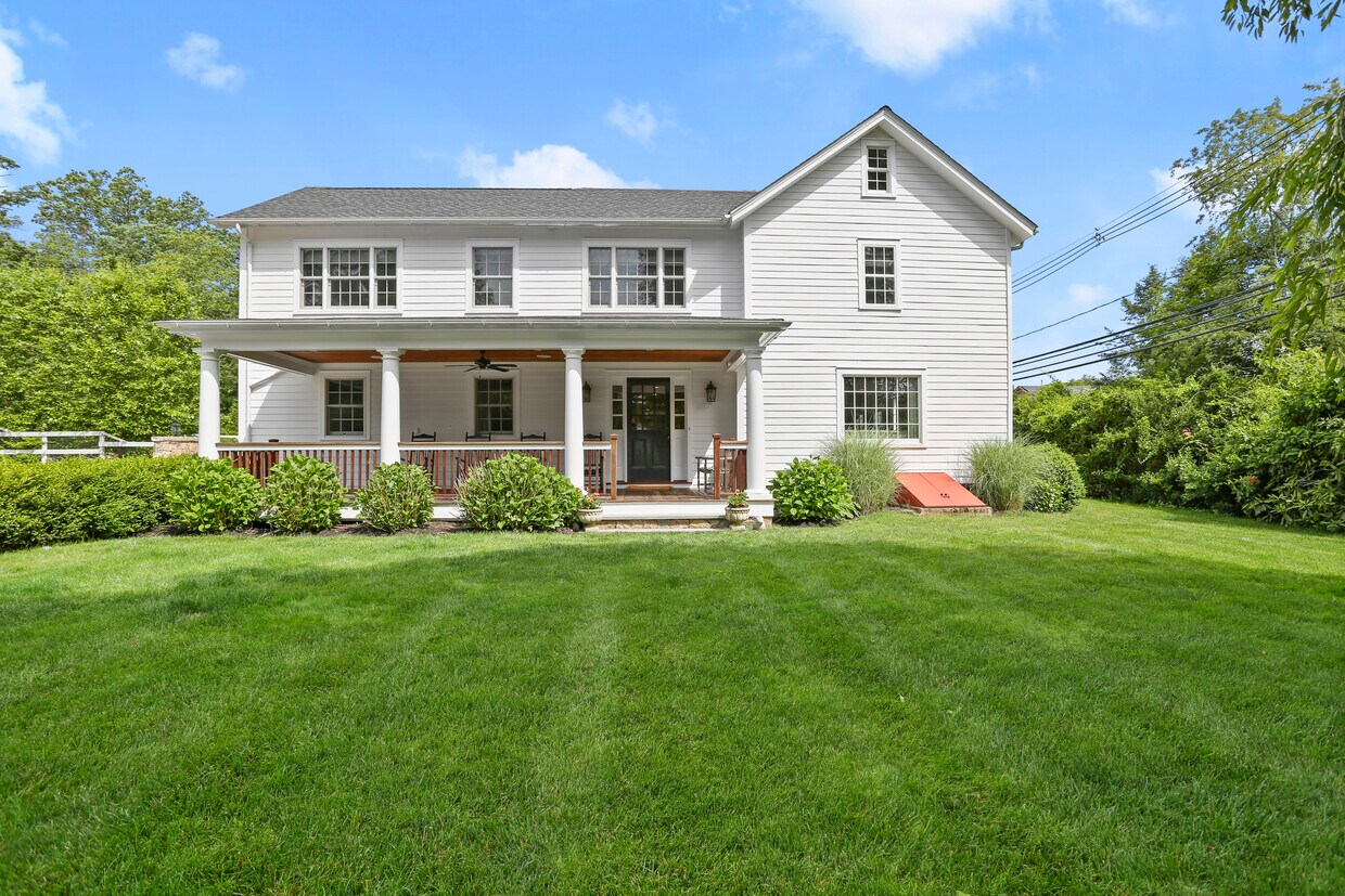 Photo - 141 W Norwalk Rd (Norwalk, CT)