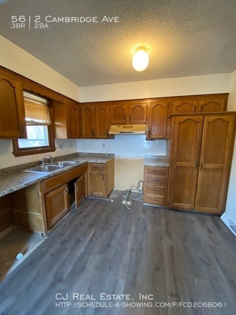 Foto del edificio - 5612 Cambridge Ave