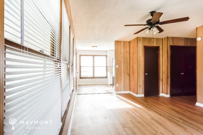 Building Photo - 211 Griffin Cir