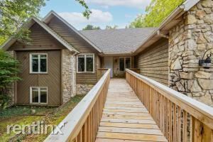 Building Photo - 4811 S Buckingham Ln