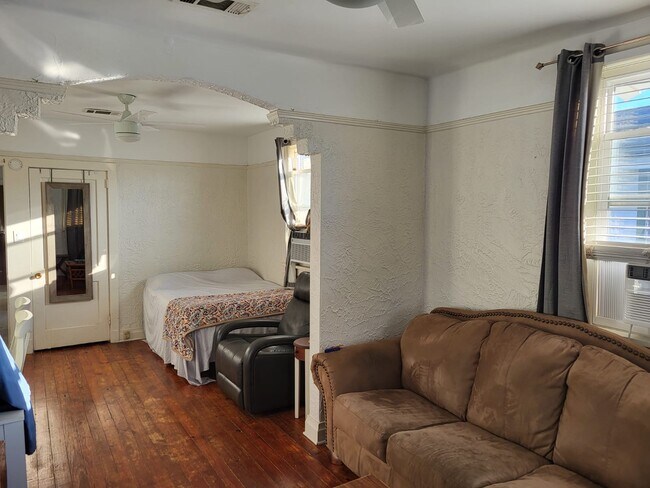 Foto del edificio - 3613 W Metairie Ave N