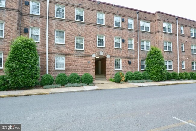Building Photo - 718 S Fayette St