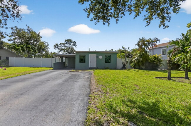 Building Photo - 3940 NW 5th Ave