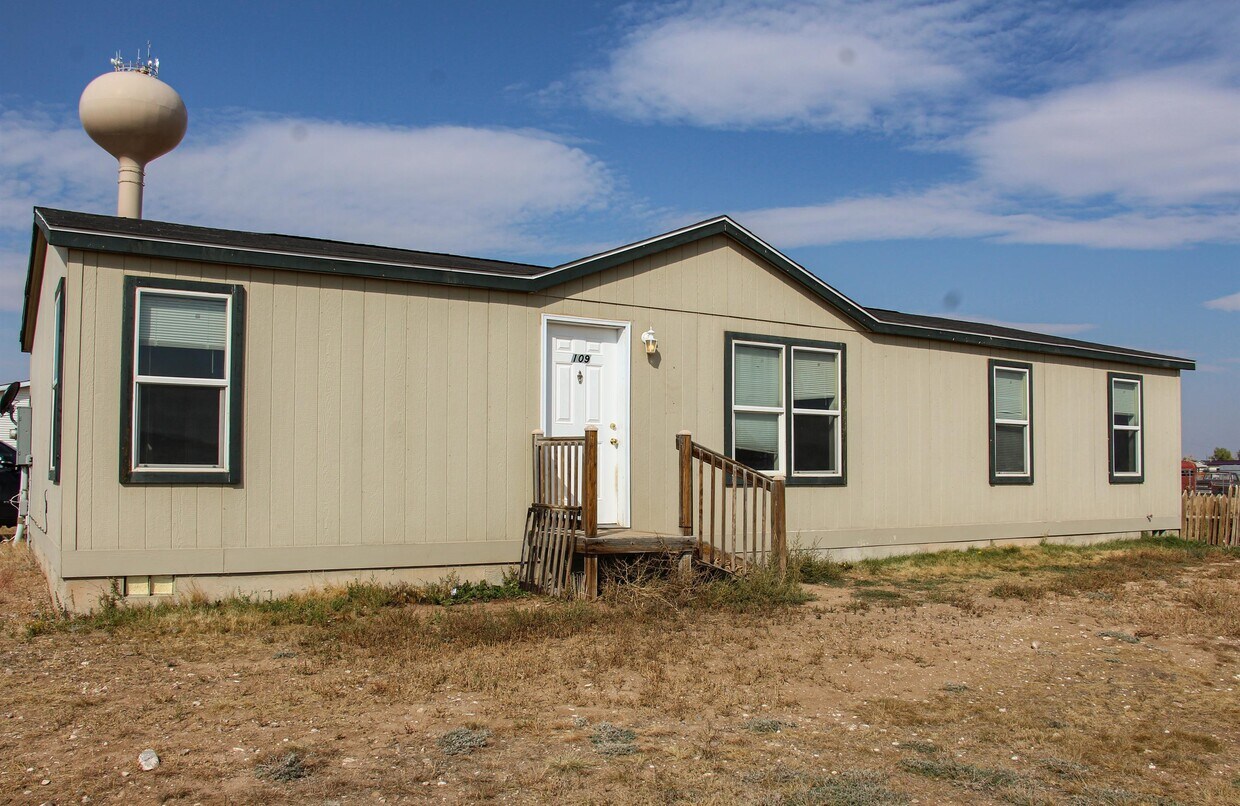 Primary Photo - 109 Appaloosa Ave