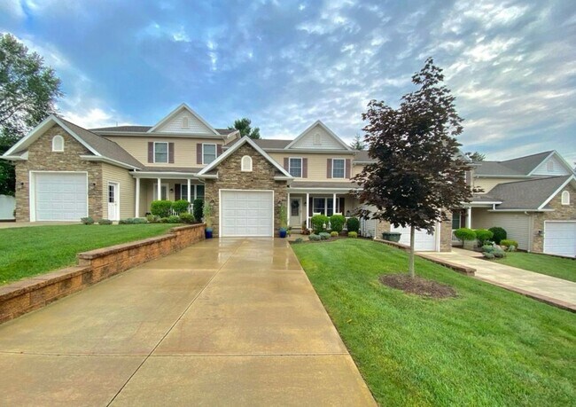 Foto del edificio - 3 Bedroom 2.5 Bath Townhome in Archbald, PA