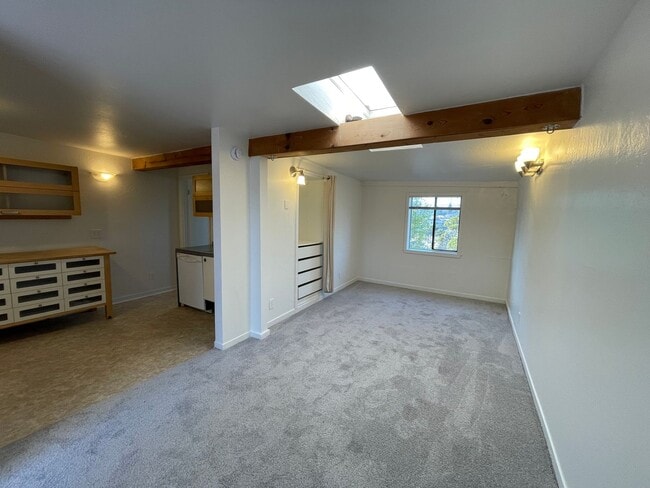 Foto del edificio - 1037-1037 Warfield Ave