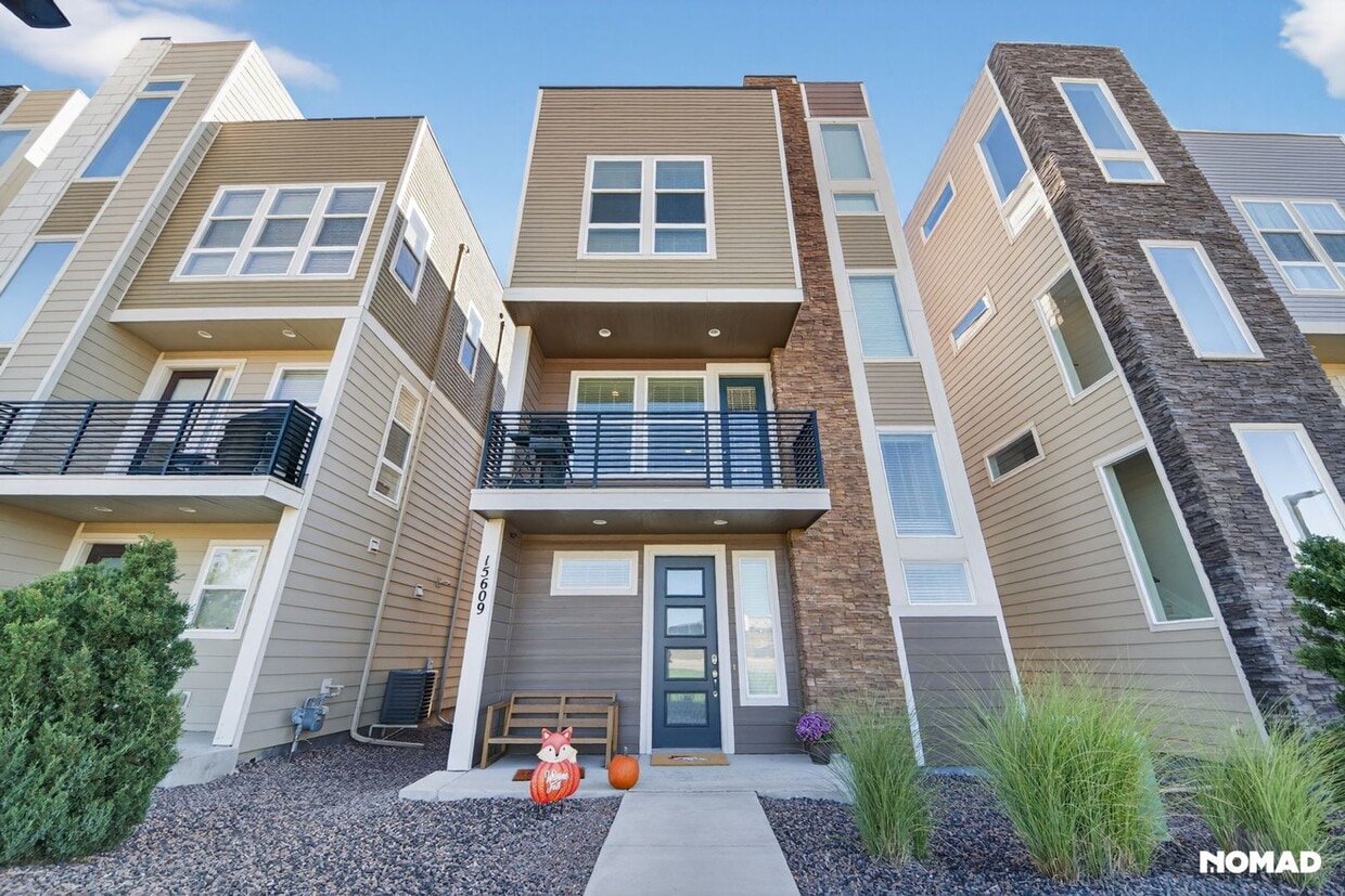 Primary Photo - 15609 E Broncos Pl